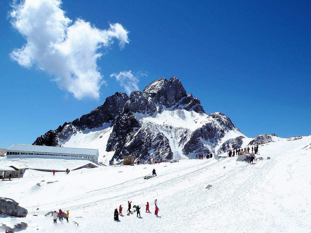 国庆玉龙雪山有雪吗